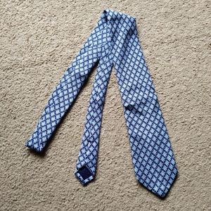EUC Vineyard Vines Silk Tie